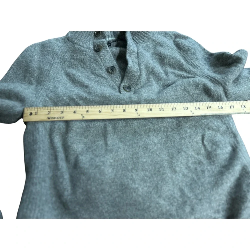 Banana‎ Republic Men's Light Gray Mock Neck Button Up Knit Sweater M/L
